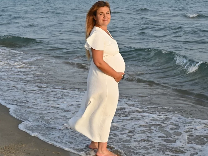 pregnant lady images
