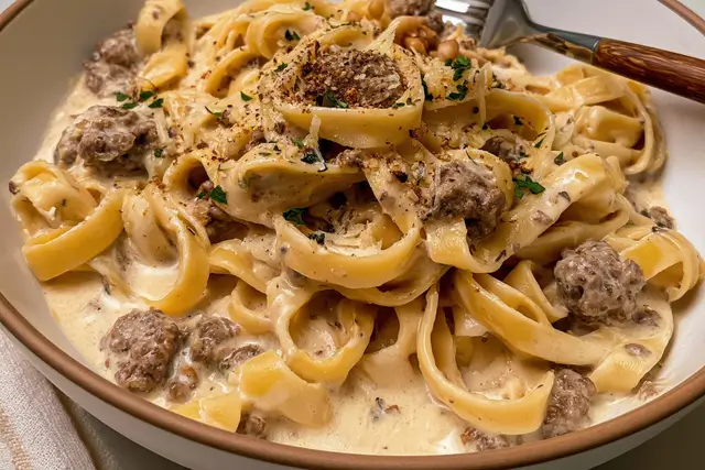 Creamy Ground Beef Alfredo Pasta – Hearty & Easy Comfort Food Recipe 3 creamy Alfredo pasta with ground beef