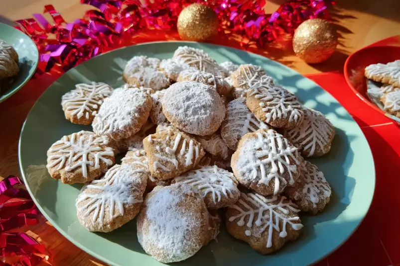 buttery crescent cookies