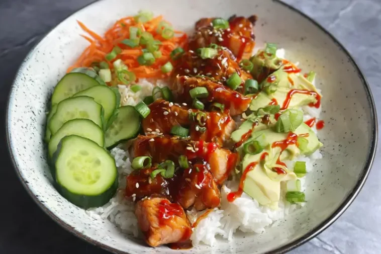 Healthy salmon rice bowls