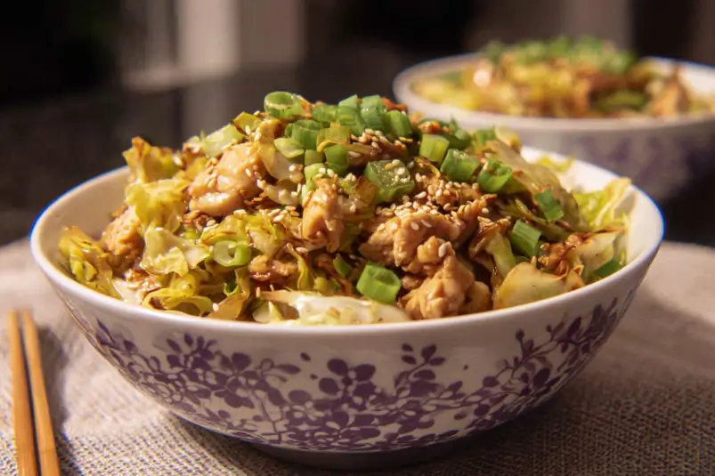 Egg Roll Bowls with Chicken and Cabbage: A Flavor-Packed, Low-Carb Delight 4 deconstructed egg roll
