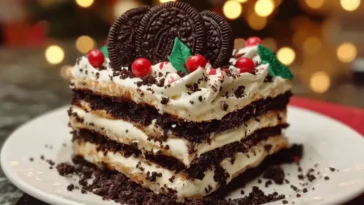 festive Oreo pudding dessert