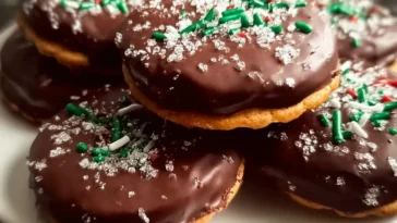 Thin Mint Ritz Cracker Cookies - Delicious No-Bake Treats
