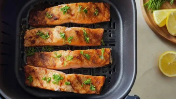 Flavorful Air Fryer Salmon with Herbs and Lemon
