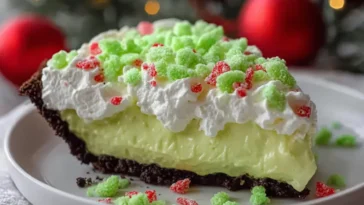 No Bake Grinch Pie - Holiday Dessert Delight