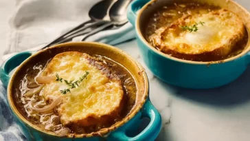 Tennessee Onion Soup in a Cozy Bowl