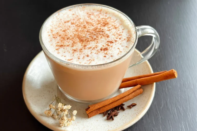 Homemade Vanilla Cinnamon Milk Tea – Cozy Beverage Delight