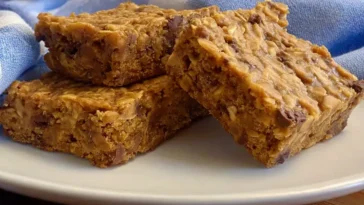 Delicious Oatmeal Peanut Butter Bars