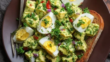 Keto Avocado Egg Salad: A Healthy Low-Carb Option