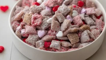 Valentine’s Day Muddy Buddies – Tasty Puppy Chow Treats