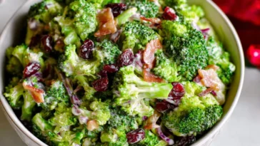 Colorful and Crunchy: The Best Broccoli Salad