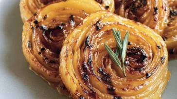 BBQ Onion Steaks with Honey-Mustard Sauce on the Grill