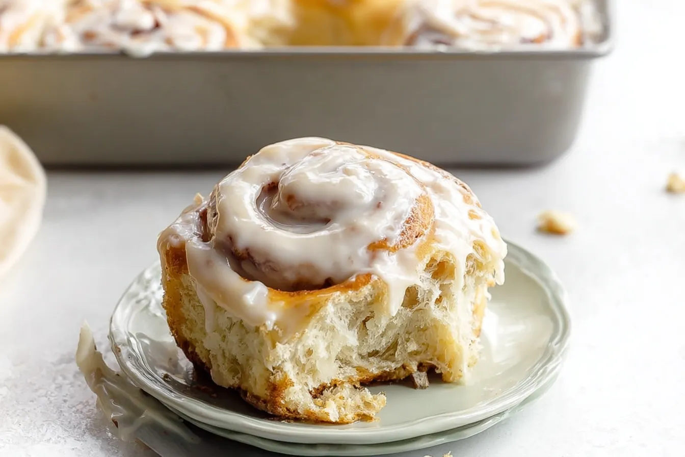 Homemade Gooey Cinnamon Rolls with Vanilla Icing – A Sweet Delight 3 Gooey Cinnamon Rolls with Vanilla Icing Freshly Baked