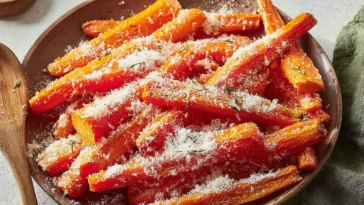 Delicious Roasted Parmesan-Garlic Carrots