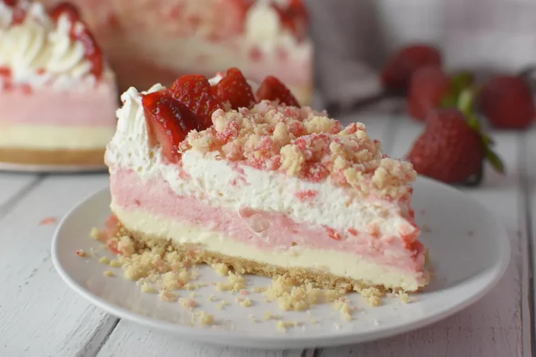 Strawberry Crunch Cheesecake Slices