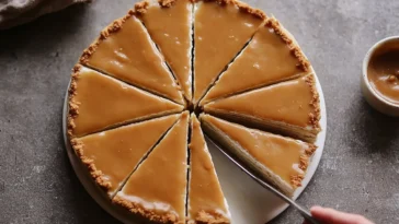 Vanilla & Speculoos Crêpe Cake - Layers of Creamy Delight