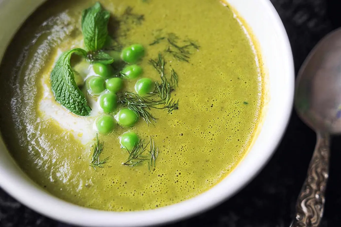 Velvety Green Vegetable Soup: A Delightfully Creamy Treat 3 Velvety Green Vegetable Soup in a Toasty Bowl