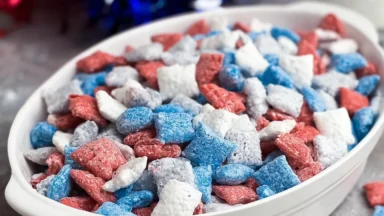Patriotic Muddy Buddies in a Bowl