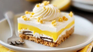 Heavenly Lemon Oreo Dessert in a Glorious Presentation