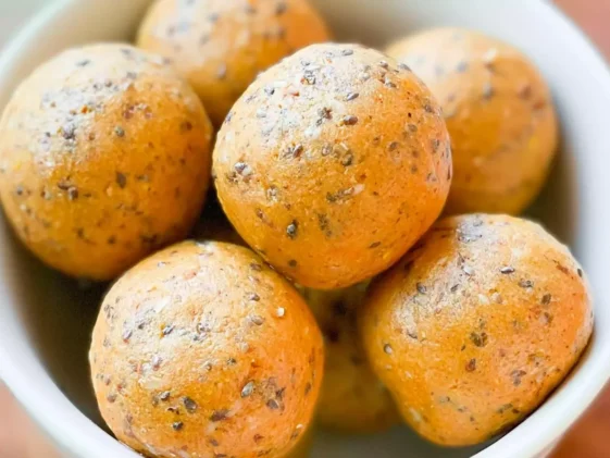 No-Bake Healthy Pumpkin Pie Energy Balls