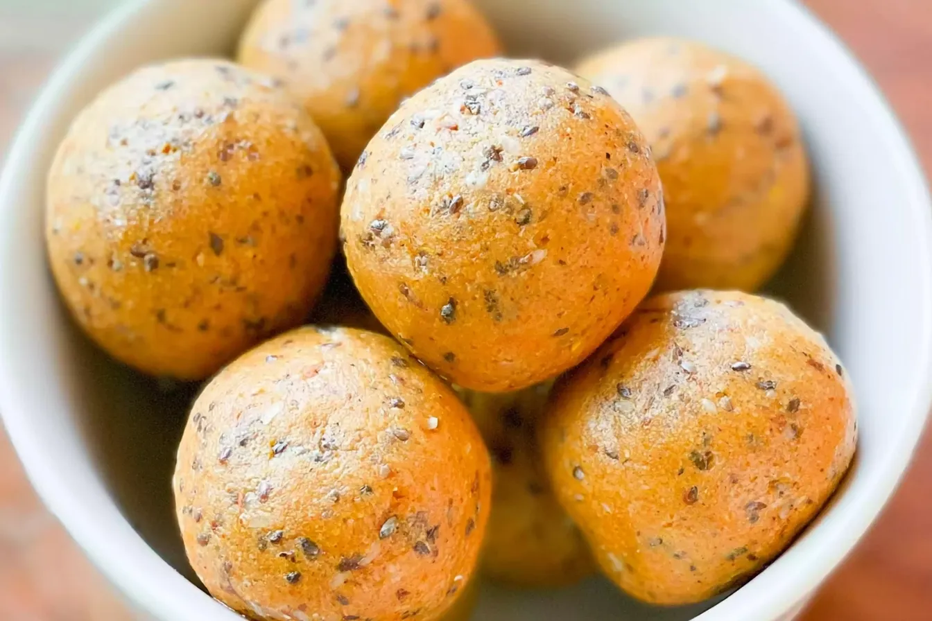 No-Bake Healthy Pumpkin Pie Energy Balls