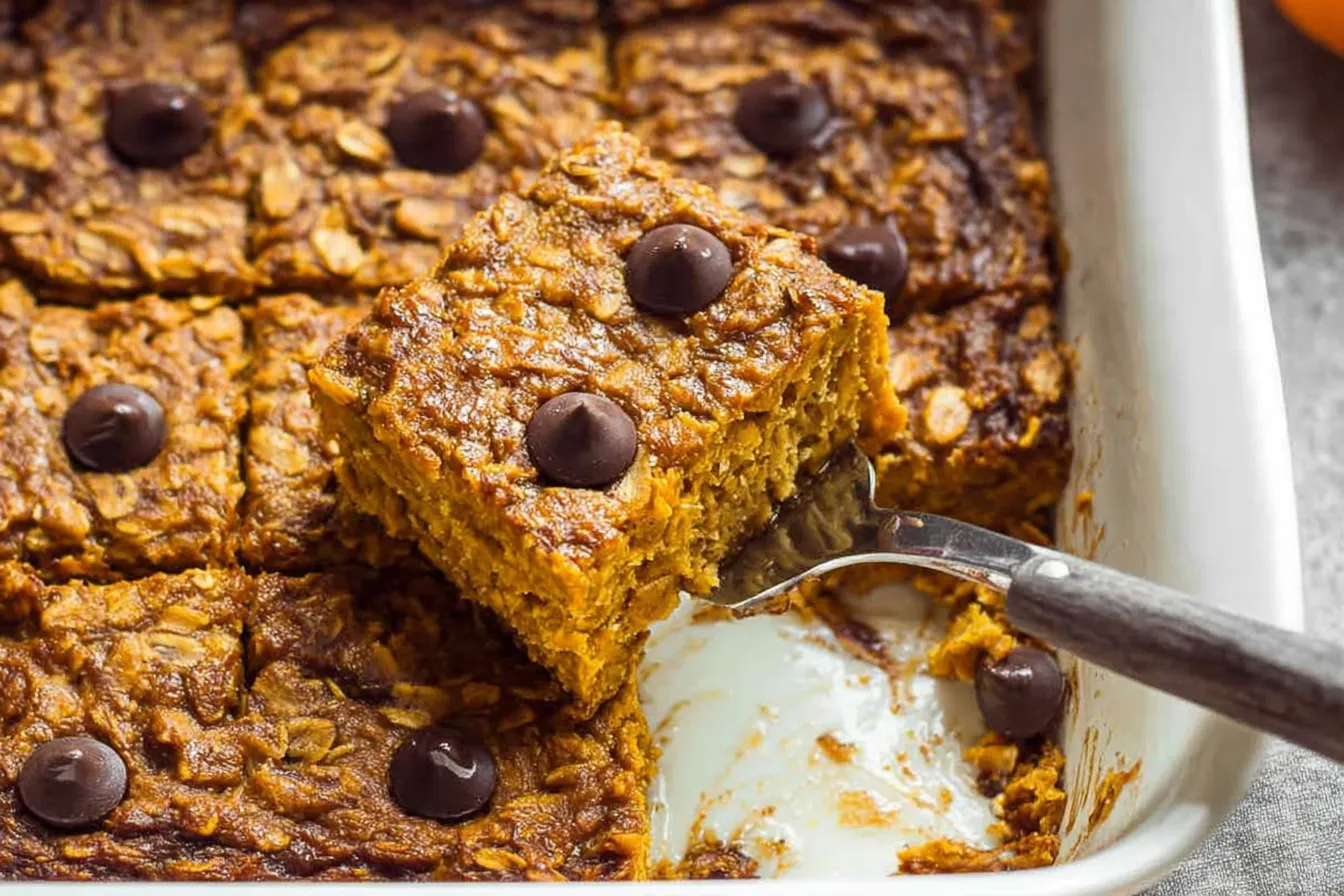 Pumpkin Baked Oatmeal: Your Cozy, Fall Favorite Recipe 4 Pumpkin Baked Oatmeal