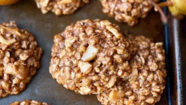 Delicious 6-Ingredient Healthy Pear Oatmeal Cookies