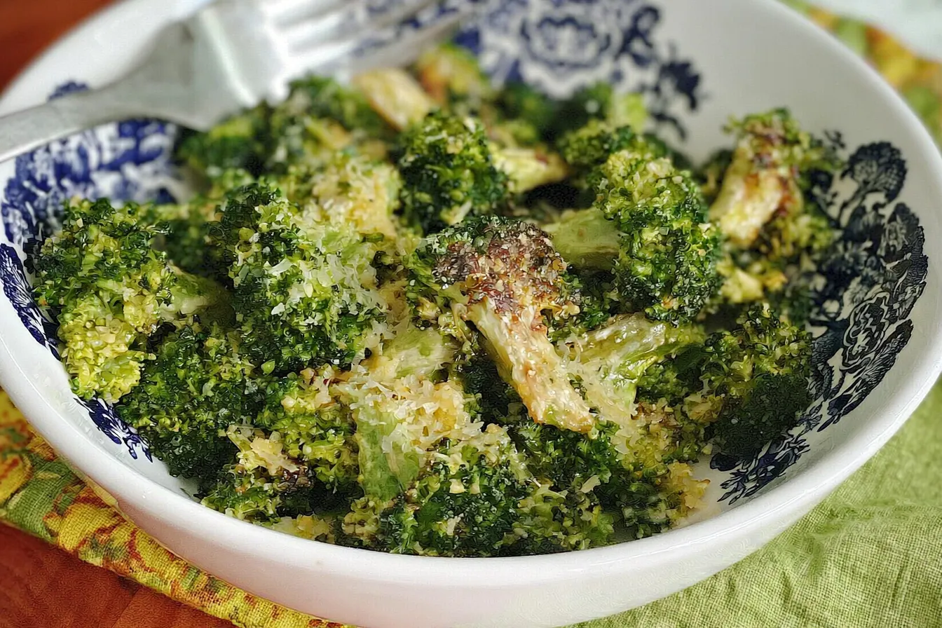 Air Fryer Garlic Parmesan Broccoli: A Deliciously Easy Side 3 Air Fryer Garlic Parmesan Broccoli in a Bowl