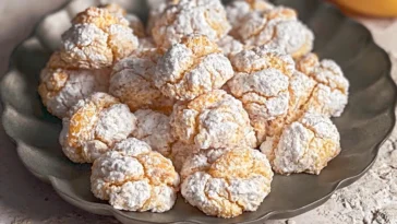 Delicious Amaretti Cookies (Italian Recipe)