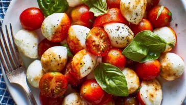 Vibrant Easy Caprese Salad with Cherry Tomatoes