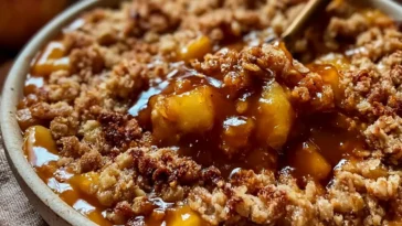 Delicious Salted Caramel Apple Crisp with Oat Topping