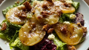 Spiced Pear Greens Salad: Vibrant and Delicious