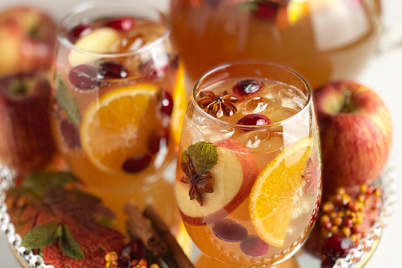 Thanksgiving Punch (Mocktail Or Cocktail) for Festive Cheer 4 Thanksgiving Punch (Mocktail Or Cocktail)